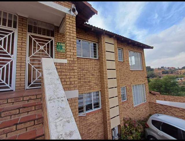 2 BEDROOM TOWNHOUSE FOR SALE IN RIDGEWAY